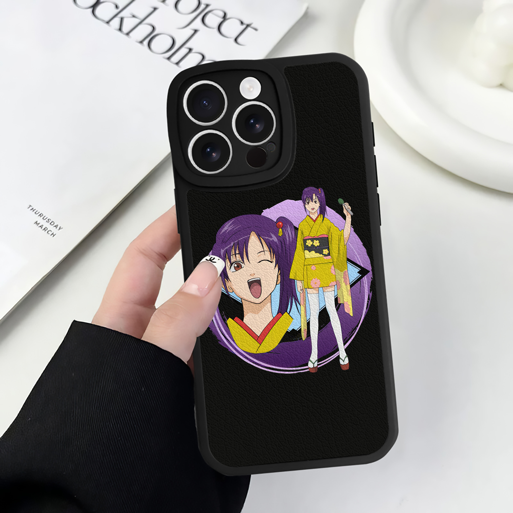 （画像用） ぎんたま 坂田銀時（さかたぎんとき） 神楽 志村新八（しむら しんぱち） GINTAMA Sakata Gintoki Kagura Shimura Shinpachi 【iPhone 16シリーズ対応】シリコンスマホケース（レザー調） 材質：シリコン